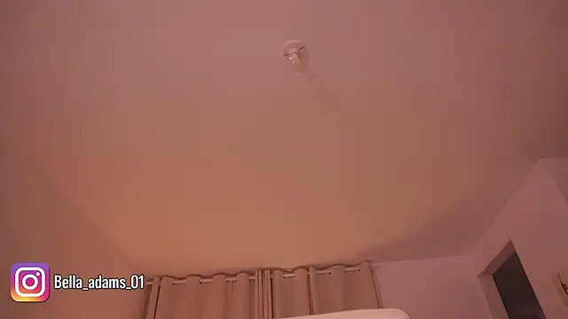 bella_adams_'s Live XXX Chat