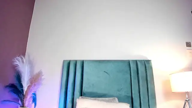 Chat +18 de NoraDasilva ao vivo