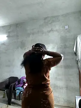 MaaliiiPonuTamil Adlı Modelin Canlı XXX Sohbeti