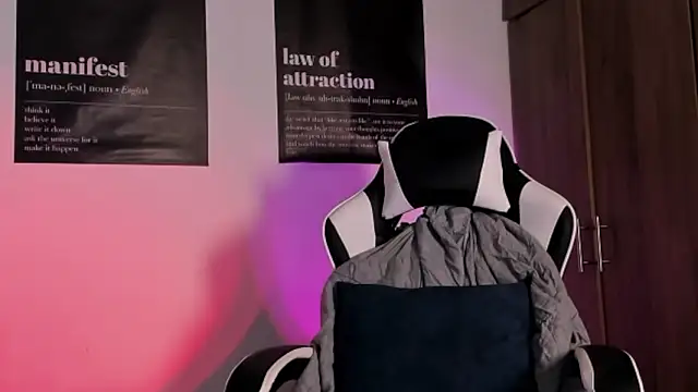 Thomas_Fit1 Chat XXX in diretta