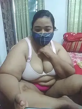 momo_loves webcam show