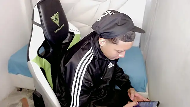 Street_poemm_ Show Webcam