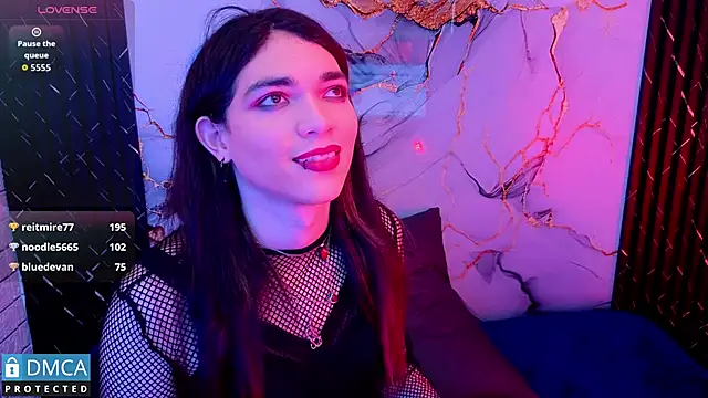 MaeveKuro Pertunjukan Webcam