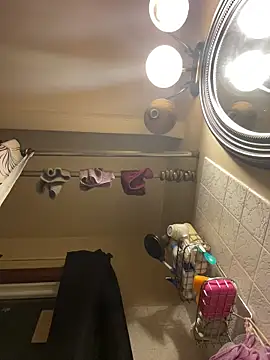 nickytheehawtie: онлайн-секс-чат