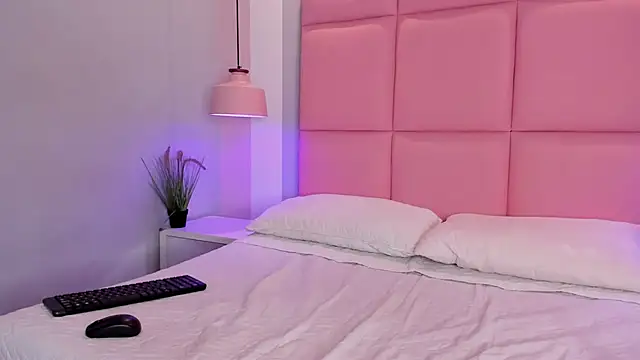 JulianaValencia Chat XXX live