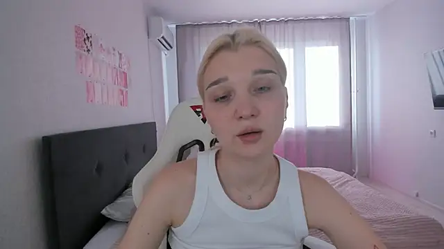 Lara_Blue Webcamshow