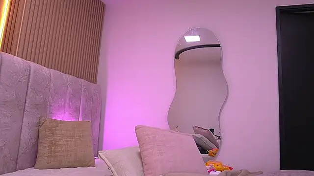 violeta_aroca élő XXX-chatje