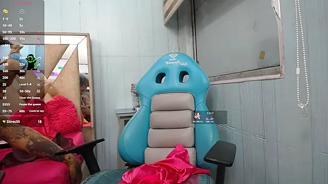 Živý XXX chat allison_max_tattoo