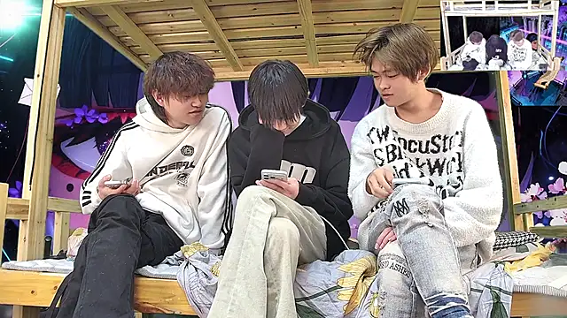 xiaohuangren01: вебкам-шоу