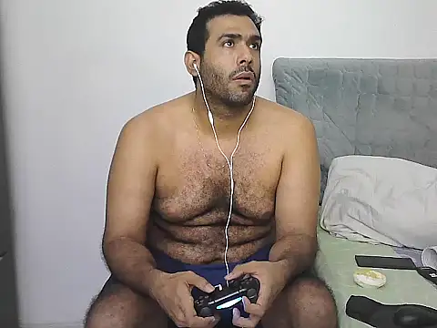 AlphaLatinoBear Webcamshow