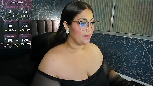 Chat +18 de Charlottxl ao vivo