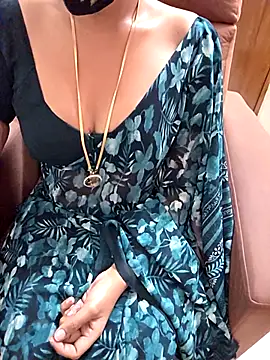 Roja-Telugu777 Adlı Modelin Canlı XXX Sohbeti