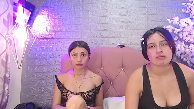 _lesbi_hard_69 Live XXX-Chat