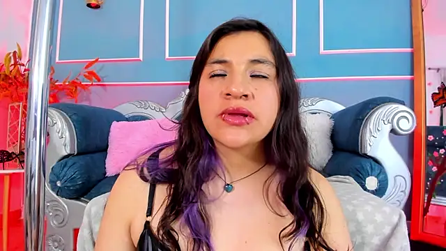 TaraTaylorr 即時 XXX 聊天