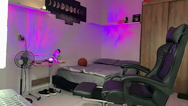 Chatroom XXX en direct de Kisan_Smith