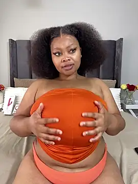 YummyEbonyTits' Webcam Show