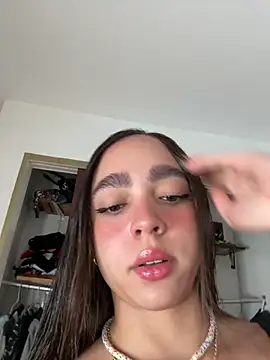 XXX chat uživo modela hottiee_melannie