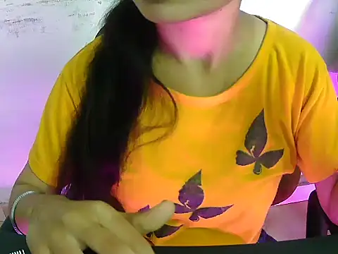 Hotsurbhi's Live XXX Chat