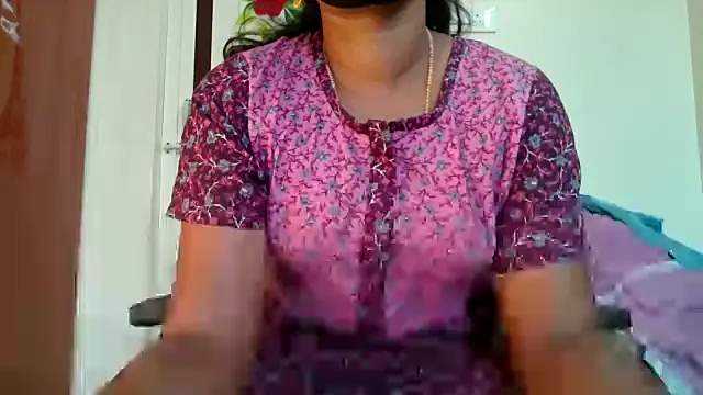 Tamil_Shalini_Lustyy Chat XXX in diretta