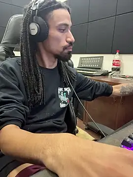 FavelaDaddyCum's Webcam Show