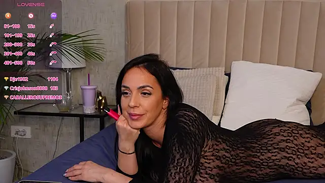 Jennifer_Hills: онлайн-секс-чат