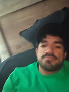 Chatroom XXX en direct de piggylatino