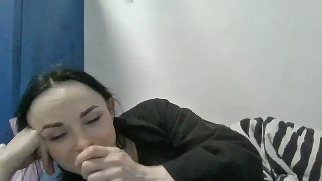 Chat +18 de Trinsy_Love ao vivo