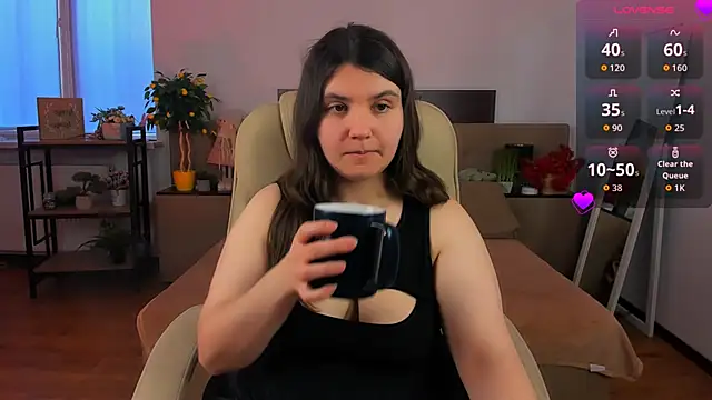 Viola__Shy Adlı Modelin Canlı XXX Sohbeti