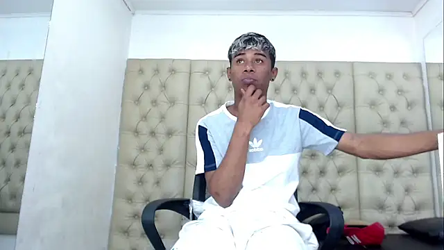 TonnyMarck 即時 XXX 聊天