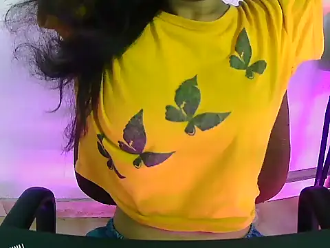 Hotsurbhi Chat XXX in diretta