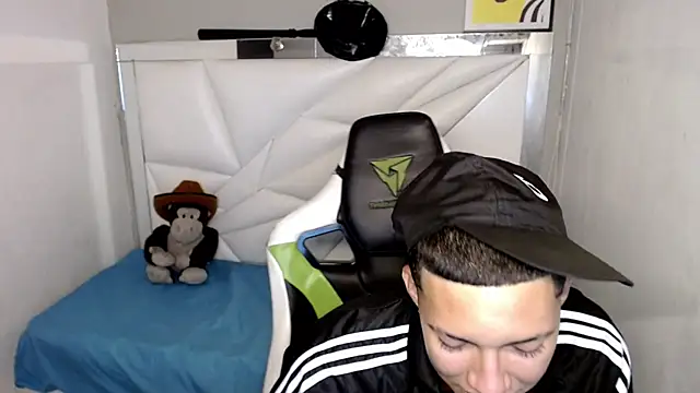 Street_poemm_n Live XXX chat