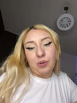 NibiruNairobi69 Adlı Modelin Canlı XXX Sohbeti