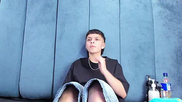 Megan_Thompson_ élő XXX-chatje