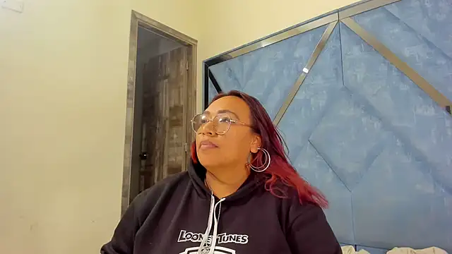 Chat XXX en directo de Shara_Oz