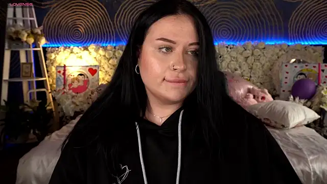 Chat +18 de SerahMirabeli ao vivo