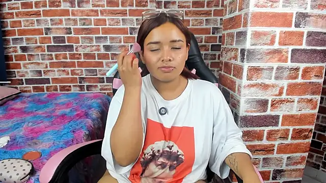 Chat +18 de Sienna_Lux01 ao vivo