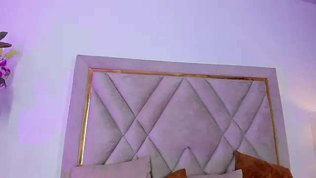 chloe_wilson7's Live XXX Chat