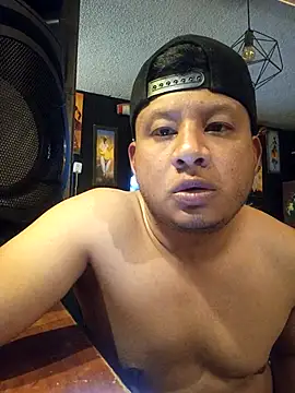 Вебкам-шоу themorenofit08