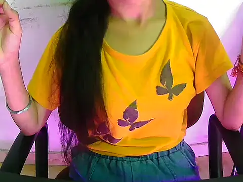 Hotsurbhi – webcam-show