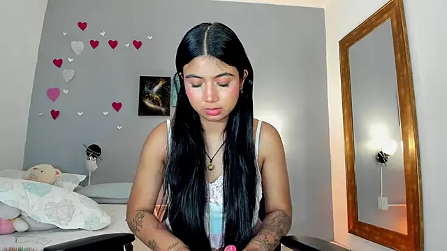 KimTaylorW's Live XXX Chat