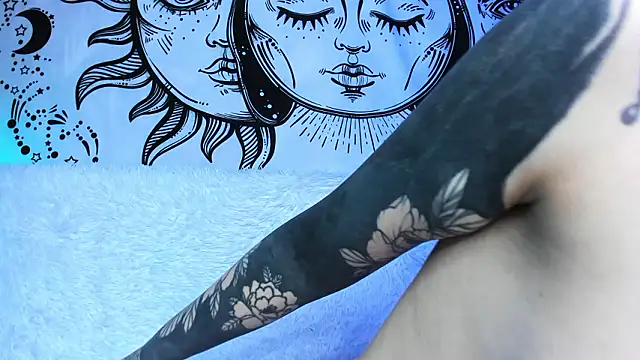 sweeeet_poison's Webcam Show