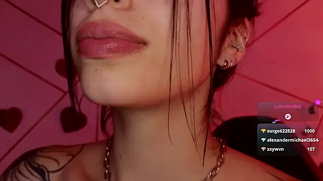 Hollyxx_ 即時 XXX 聊天