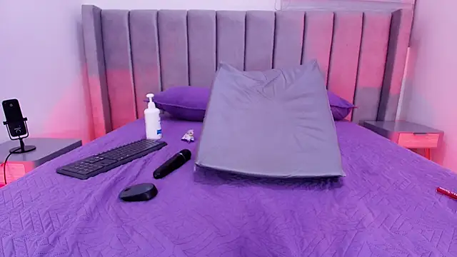 freyhasmith_'s Live XXX Chat