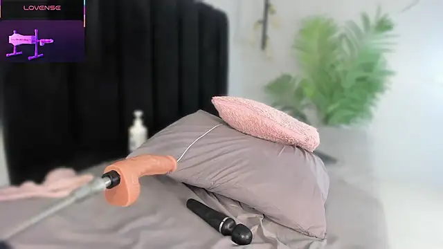 Amaranoir-'s Live XXX Chat