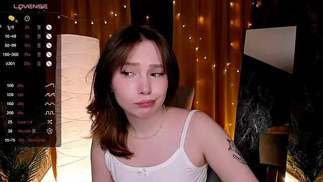 LanaBlu_'s Live XXX Chat