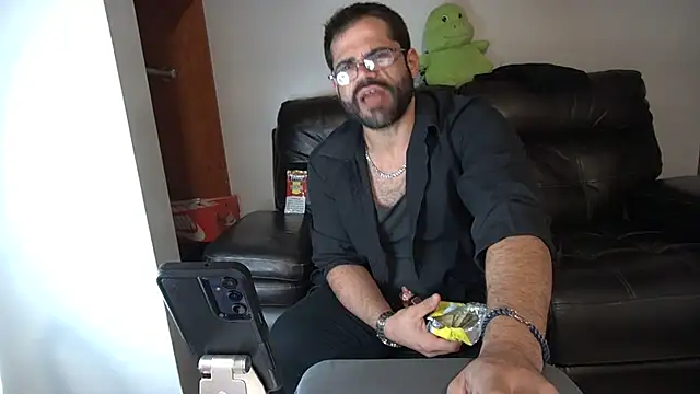 Zander823 Adlı Modelin Canlı XXX Sohbeti