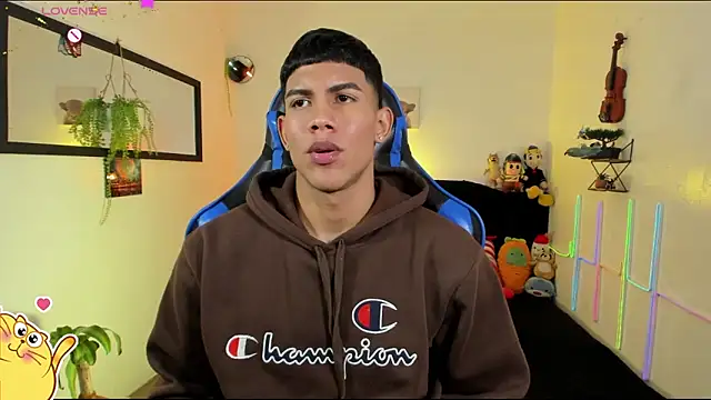 Damian_latinxxx Adlı Modelin Canlı XXX Sohbeti