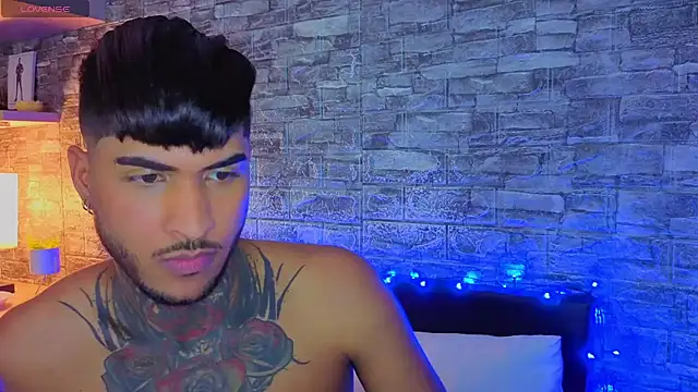 TheimperialBoys77n Webbikameraesitys