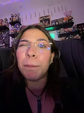 crystal_bunny7 即時 XXX 聊天