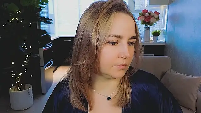 Mira_Mermayd élő XXX-chatje